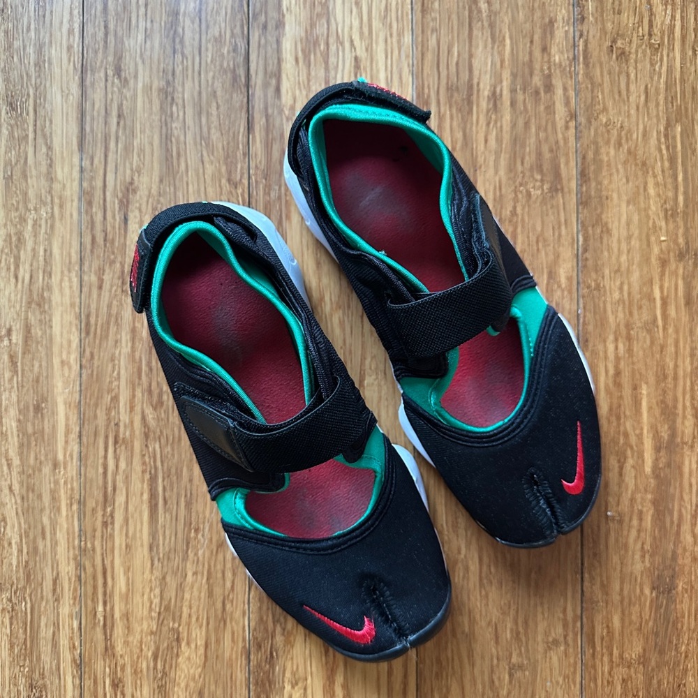 Nike Air Rift Black & University Red